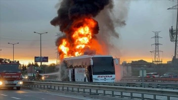 İstanbul TEM Otoyolunda Ardı Ardına Otobüs Yangınları