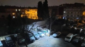 İstanbul’da etkili olan kar yağışı caddeleri beyaza bürüdü