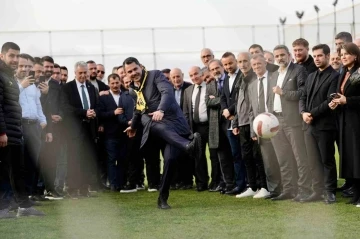 İstanbulspor Kulübü’nü ziyaret eden Murat Kurum: “İstanbul sporun baş şehri olacak”

