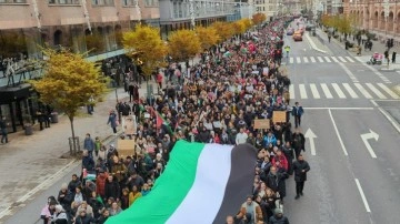 İsveç'te binlerce kişinin katılımıyla Filistin'e destek gösterisi