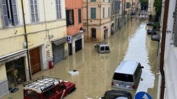 İtalya'da sel: 13 bin kişi tahliye edildi