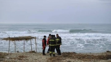 İtalyan kurtarma ekiplerinin batan göçmen teknesini uzaktan izledikleri ortaya çıktı