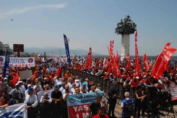İzmir’de 1 Mayıs kutlamaları devam ediyor
