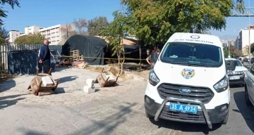 İzmir’de barakada sır ölüm: Bıçaklanmış halde ölü bulundu
