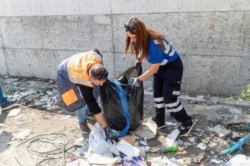 İzmir’de her gün 850 işçi 2 bin kilometrelik güzergahı temizliyor
