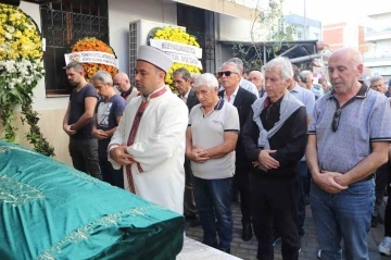 İzmir’de ihmalin böylesi: Yaşlı kadın kapısı açık minibüsten düşüp öldü
