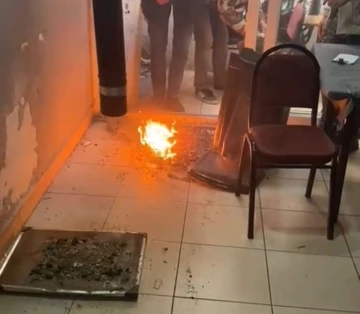 İzmir’de şok görüntü: Polisi gördü, uyuşturucuları sobada ateşe verdiler
