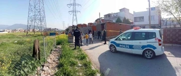İzmir’deki pompalı tüfekli cinayette yeni gelişme: Oğul tutuklandı, baba ise her yerde aranıyor
