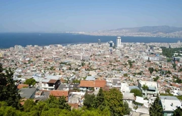 İzmir geç kalıyor; Çürük binalar hemen yıkılmalı
