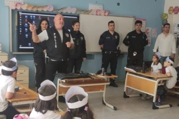 İzmir Polisleri Minikleri Meslekleriyle Buluşturdu
