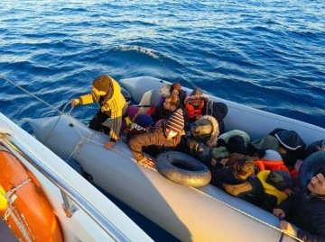 İzmir Sahilinde Kurtarılan 27 Düzensiz Göçmen