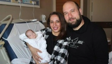 İzmir'de hamileyken kovid geçiren kadın 660 gram doğan bebeğine 114 gün sonra kavuştu