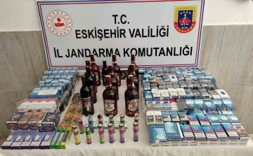Jandarma tarafından kaçak sigara ve alkol operasyonu düzenlendi
