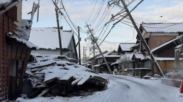Japonya Başbakanı, Noto Yarımadası'nda Deprem Sonrası Yardım Çalışmalarını Hızlandırıyor