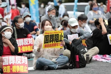 Japonya’da Abe için yapılacak resmi cenaze töreni protesto edildi
