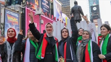 KADEM New York Times Meydanı'nda Filistinli Kadınları Anma Etkinliği Düzenledi
