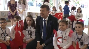 Kadıköy’de 23 Nisan öncesi Defne Park Çocuk Kütüphanesi açıldı
