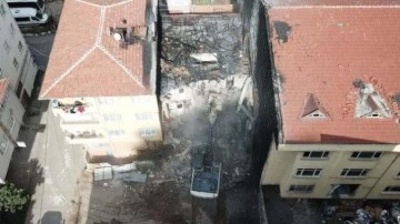Kadıköy'de 3 kişinin hayatını kaybettiği binanın yıkımına başlandı