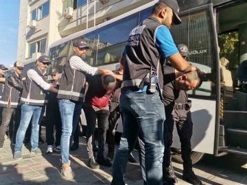 ‘Kafes Operasyonu’nun İzmir ayağında 10 kişi tutuklandı
