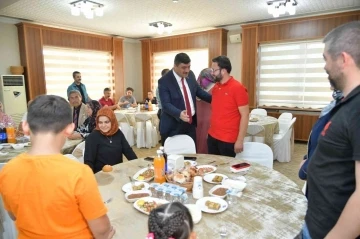 Kahramankazan Belediye Başkanı Oğuz, şehit aileleri ve gaziler onuruna akşam yemeği verdi
