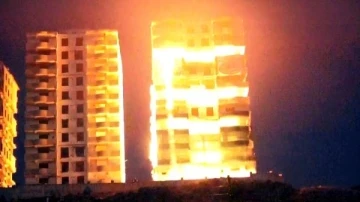 Kahramanmaraş'ta 12 katlı hasarlı bina patlayıcı kullanılarak yıkıldı
