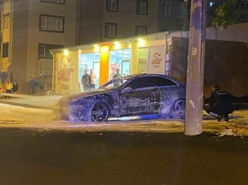 Kahramanmaraş'ta otomobil alev topuna döndü!