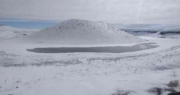 Kar yağışları, kuruyan Meke Gölü’ne umut oldu