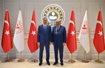 Karaman: “Türkiye yüzyılına yakışır bir Erzincan’ı ortaya çıkaracağız”
