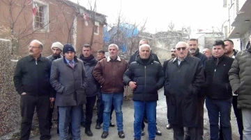 Kars CHP’de başkan ve yönetime partililerden tepki
