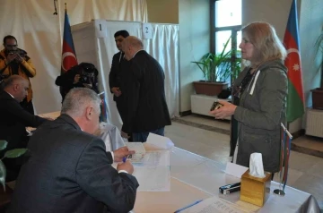Kars’ta Azerbaycanlılar Cumhurbaşkanı seçimi için oy kullanıyor

