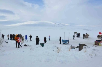 Kars yerli ve yabancı turistlerin uğrak yeri oldu
