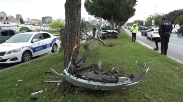 Kartal’da kontrolden çıkan otomobil ağaca çarptı: 1 yaralı
