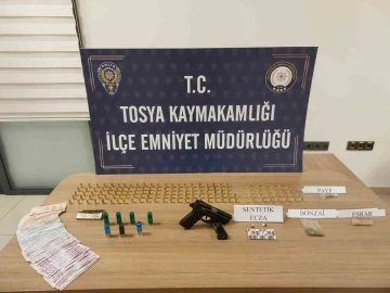 Kastamonu’da uyuşturucu maddeyle yakalanan 3 şahıs gözaltına alındı
