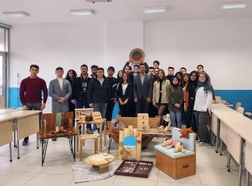 Kastamonu Üniversitesi’nde Ahşap İşleme ve Mobilya Tasarımı eğitimi verildi
