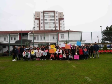 Kastamonuspor’un minik taraftarlarından futbolculara moral ziyareti
