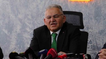 Kayseri Büyükşehir Belediye Başkanı Memduh Büyükkılıç, Kayseri Gazeteciler Cemiyeti'ni Ziyaret Etti