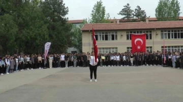 Kayseri’de öğrenciler Mareşal Fevzi Çakmak’ı andı
