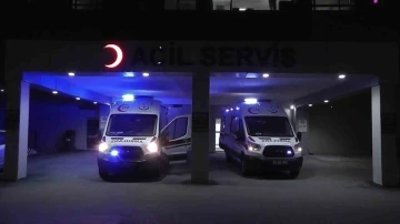 Kayseri-Niğde yolunda tıra çarpan araç takla attı: 2 yaralı
