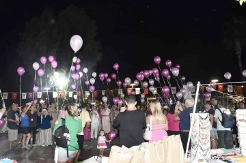 Kemer’de balonlar meme kanseri farkındalığı için uçtu
