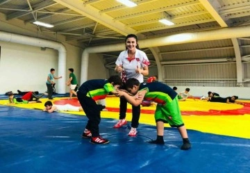 Kepez Belediyesi Spor Kulübü Güreşçisi Osman Ege Özdemir Milli Takıma Seçildi