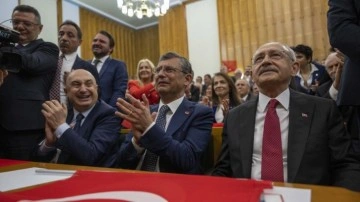 Kılıçdaroğlu veda ederken ağlamıştı: Gizli toplantıya katılan Özel'den ilk açıklama