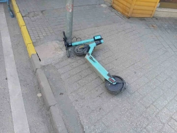 Kırılan scooterın alarm sesleri sokakta yankılandı

