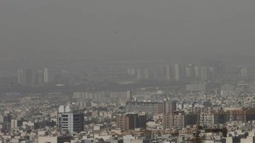 Kirli hava eğitimi vurdu... İran'da uzaktan eğitim dönemi