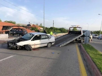 Kırşehir’de otomobil istinat duvarına çarptı: 1 ölü
