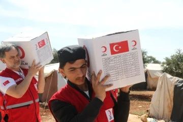 Kızılay, Suriye’de 77 bin kişiye iftarlık dağıtıyor