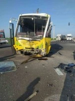 Kızıltepe’de Tır ile Halk Otobüsü Çarpıştı: 12 Yaralı