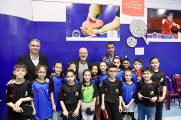Kocasinan Belediye Başkanı Ahmet Çolakbayrakdar, Aileler Arasında Spor Etkinliğine Katıldı