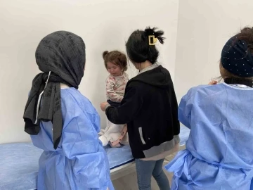 Konya’da depremzede çocuklara aşı uygulaması devam ediyor
