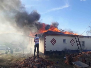 Konya’da ev yangını
