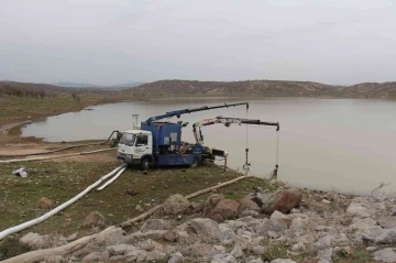 KOSKİ Hatunsaray Göleti’nde taşkın riskine karşı su tahliyesi yapıyor
